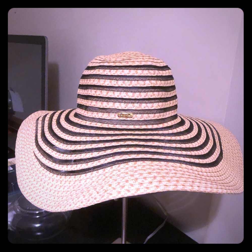 Calvin Klein beach hat
